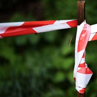 Páska vytyčovací BEZ POTISKU 75 mm x 250 m červenobílá Perdix 2